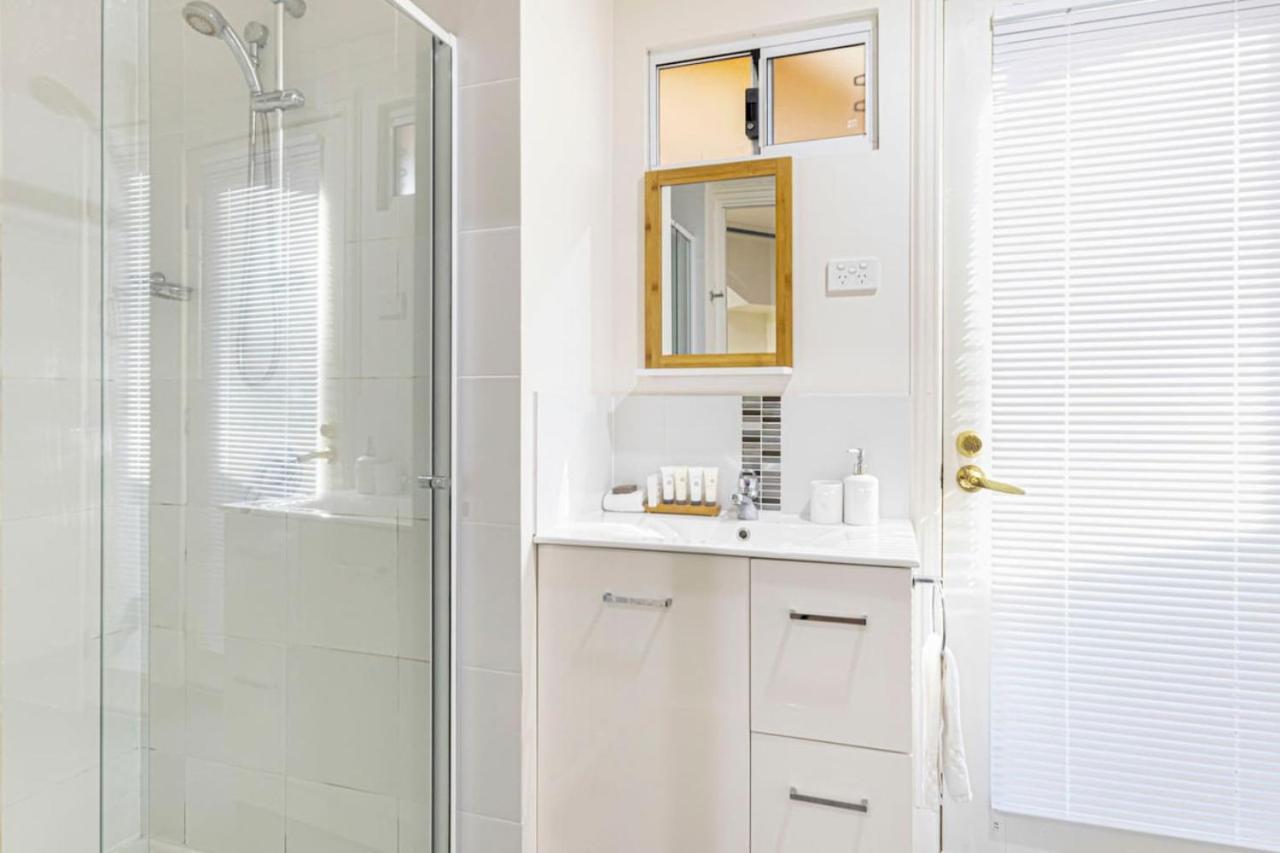 Inn The Tuarts Guest Lodge Wonnerup Экстерьер фото